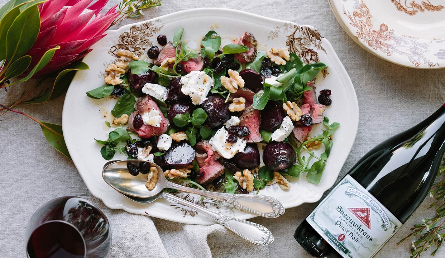 Venison salad with beetroot, cranberries, goats cheese and walnuts Venison salad with beetroot, cranberries, goats cheese and walnuts